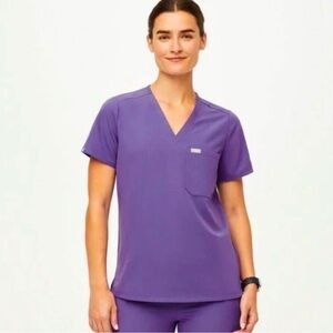 Catarina 1-Pocket Scrub Top